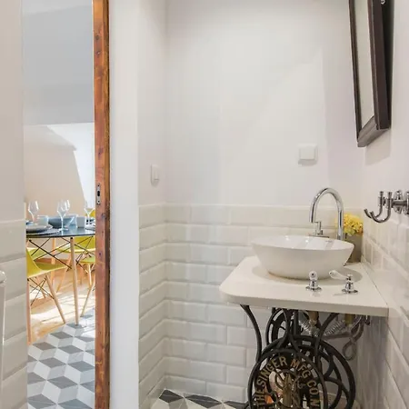 Lovelystay Vintage Loft Near Martim Moniz Διαμέρισμα *